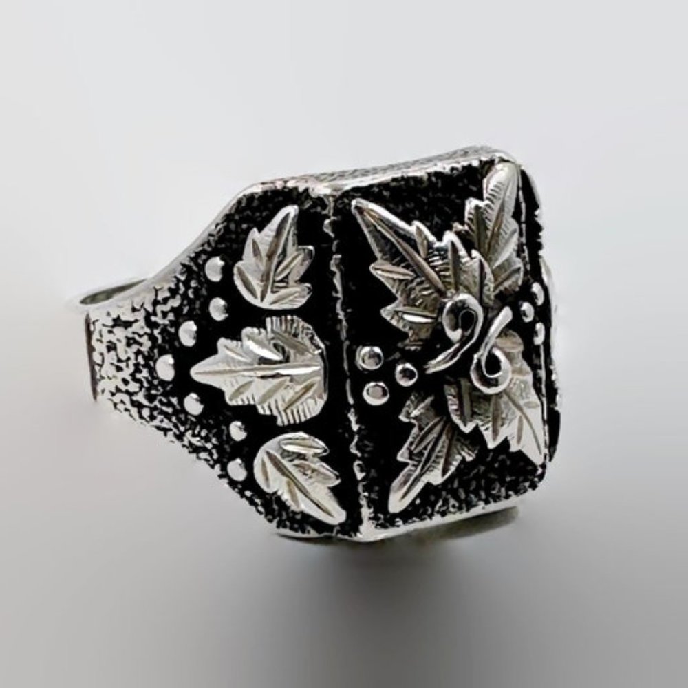 Mens Ring, Sterling Silver, Vintage, Black Hills Gold Style, Leaves, Size 12 1/2